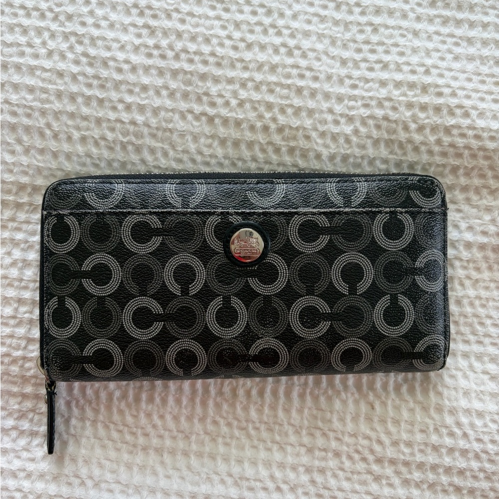 Coach Black Signature Circle Zip Wallet